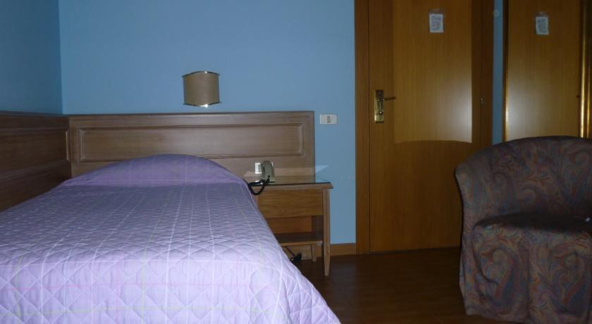 Hotel Ascot Binasco Esterno foto