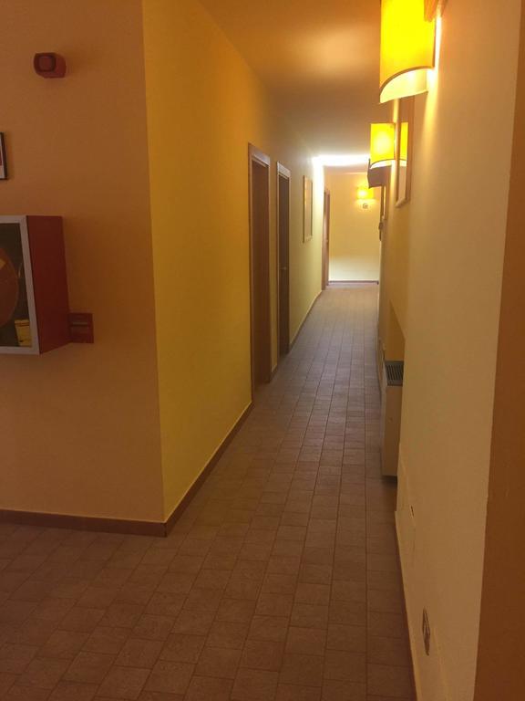 Hotel Ascot Binasco Esterno foto