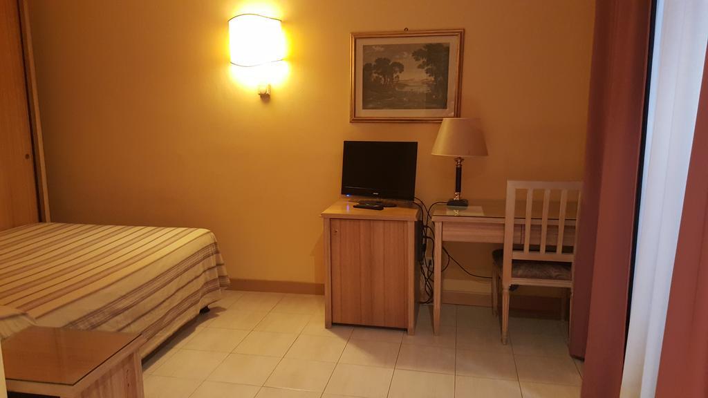 Hotel Ascot Binasco Esterno foto