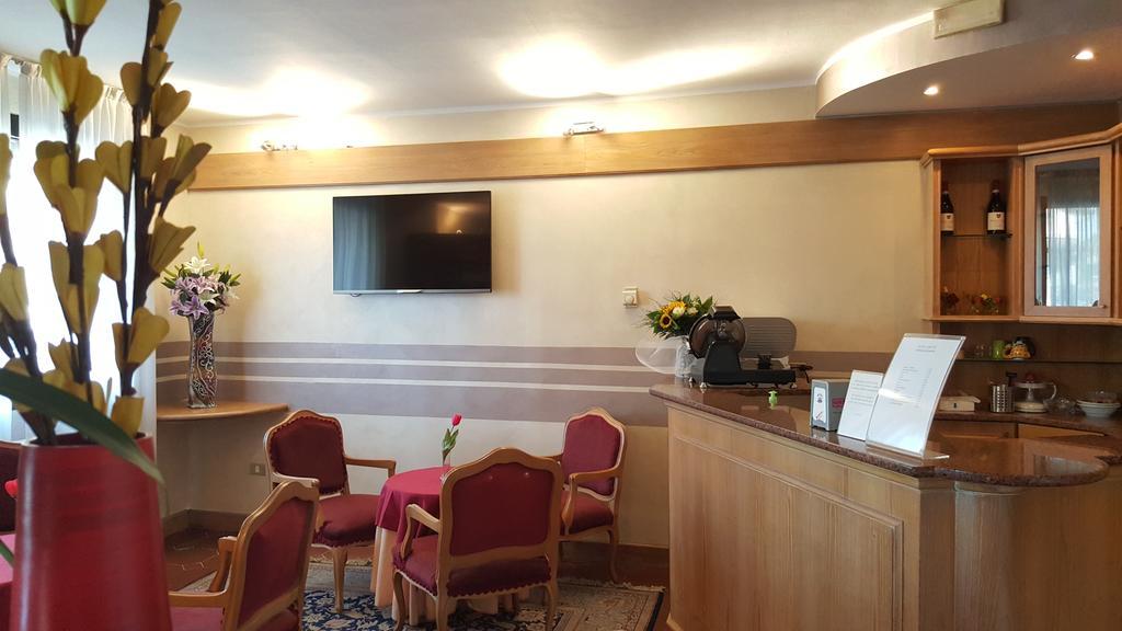 Hotel Ascot Binasco Esterno foto