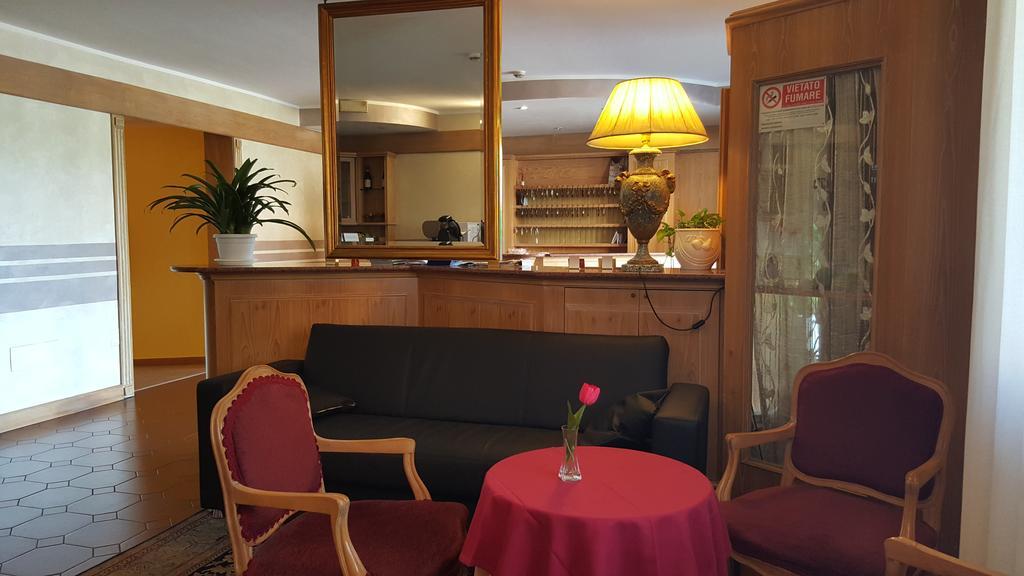 Hotel Ascot Binasco Esterno foto