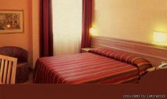 Hotel Ascot Binasco Camera foto